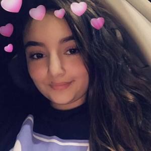 Meet your Posher, Adela